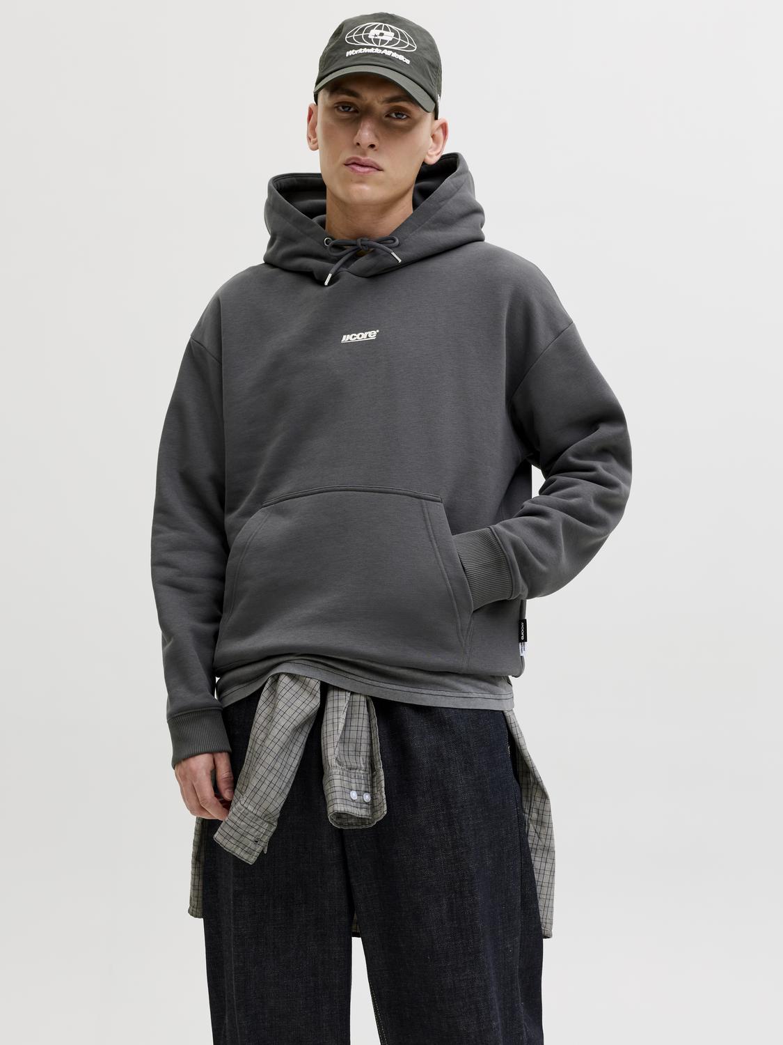 model_shot-front